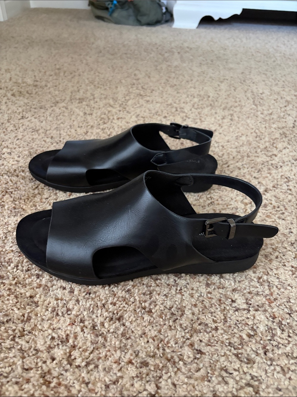 Pierre Dumas Black Open-Toe Slingback Sandals - Picture 2 of 5